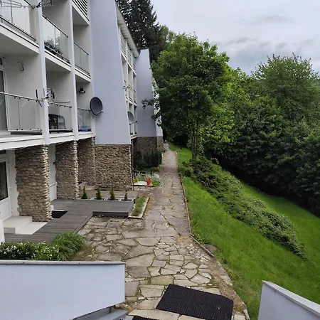 Mini Pod Rownica أوسترون